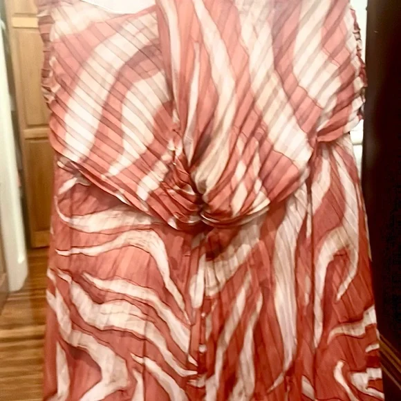 EXPRESS. NWT sexy pleated maxi dress! Retails for $89 - Picture 2 of 11